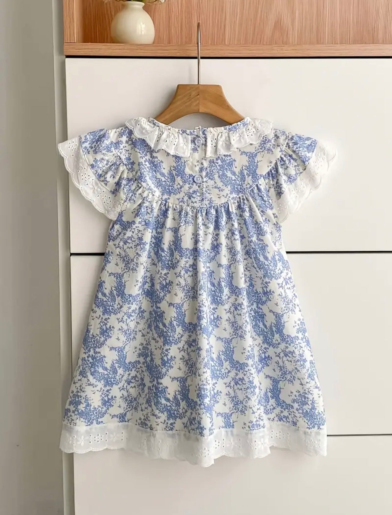 Vestido celeste bordado